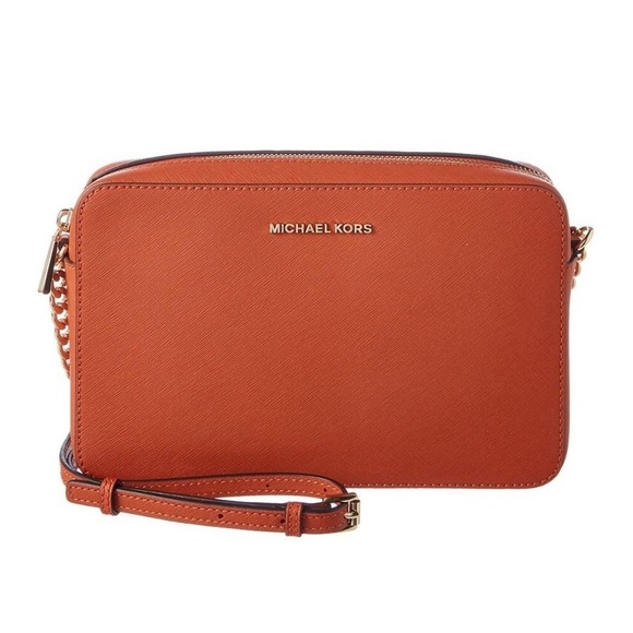 Michael Kors Handbags - Worn once ❤️ Michael Kors crossbody chain handbag